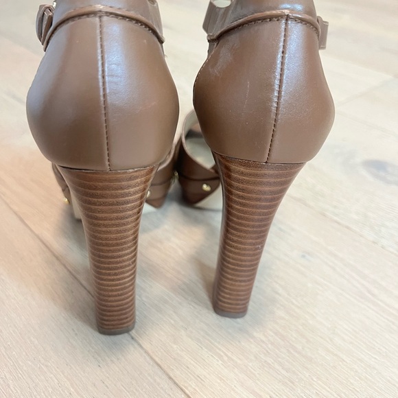 Michael Kors Beatrice Heels in Luggage - Picture 3 of 4